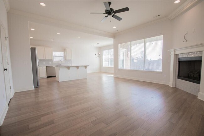 Building Photo - 4407 SW Layton Rd