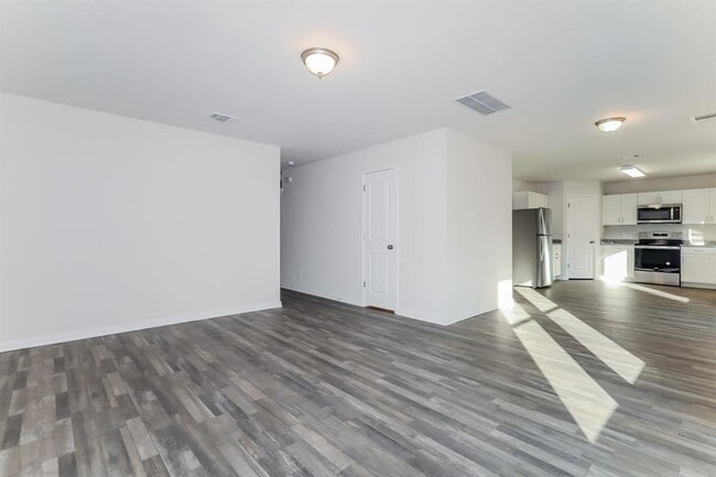 Building Photo - 15763 Del Norte Dr