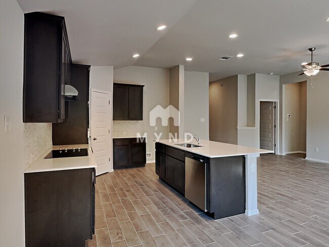 Building Photo - 7803 Dakota Circle