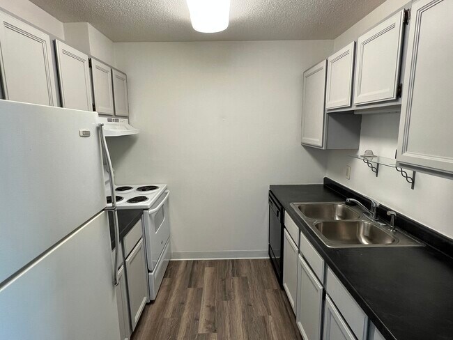 Foto del edificio - 2106 Valleyhigh Dr NW