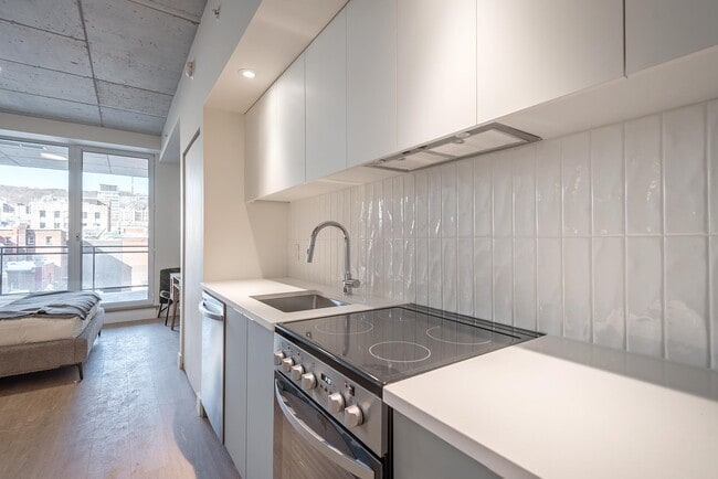 Building Photo - C410