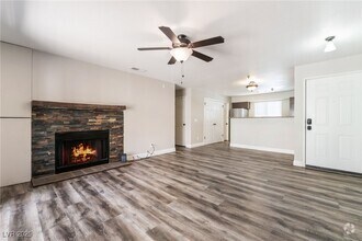 Building Photo - 2750 S Durango Dr