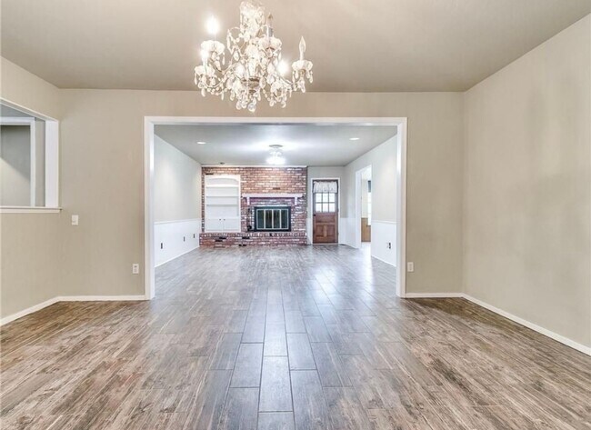 Foto del edificio - Spacious 4-Bedroom / 3-Bathroom Home in a ...