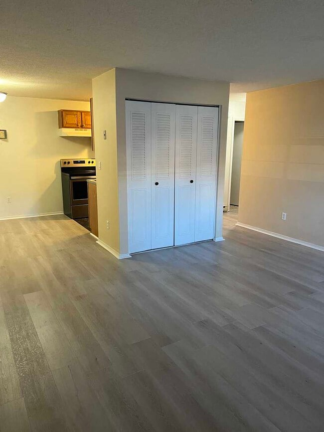 80 Damon Rd Unit 8108, Northampton, MA 01060 Condo for Rent in