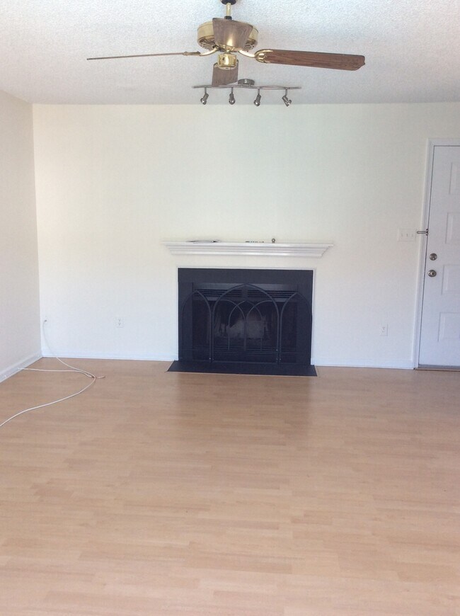 Foto del edificio - Beautiful Condo Just 3 Blocks from Oceanfront!
