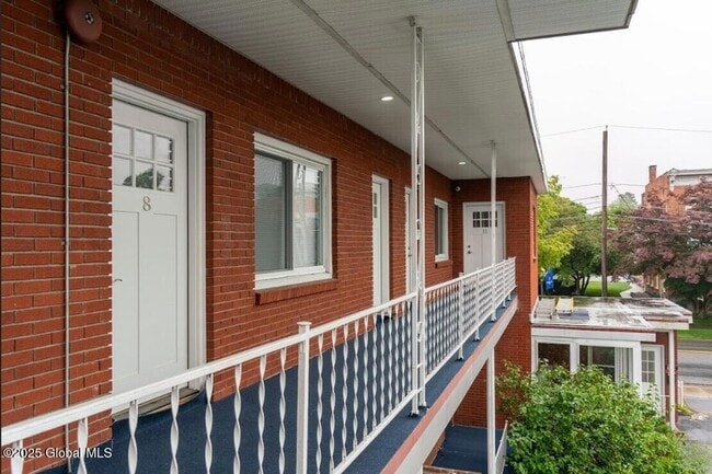 Foto del edificio - 195 S Broadway