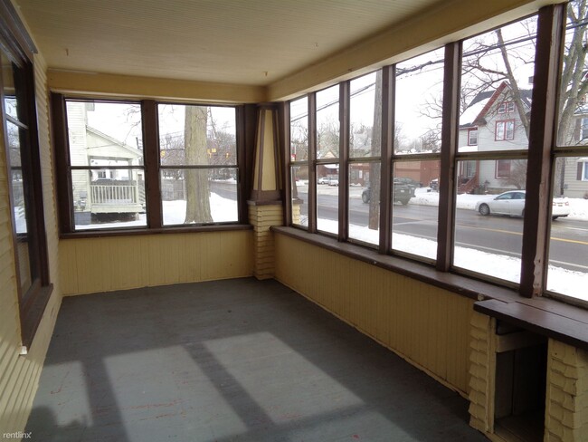 Building Photo - 3 br, 2 bath House - 1122 Mills St