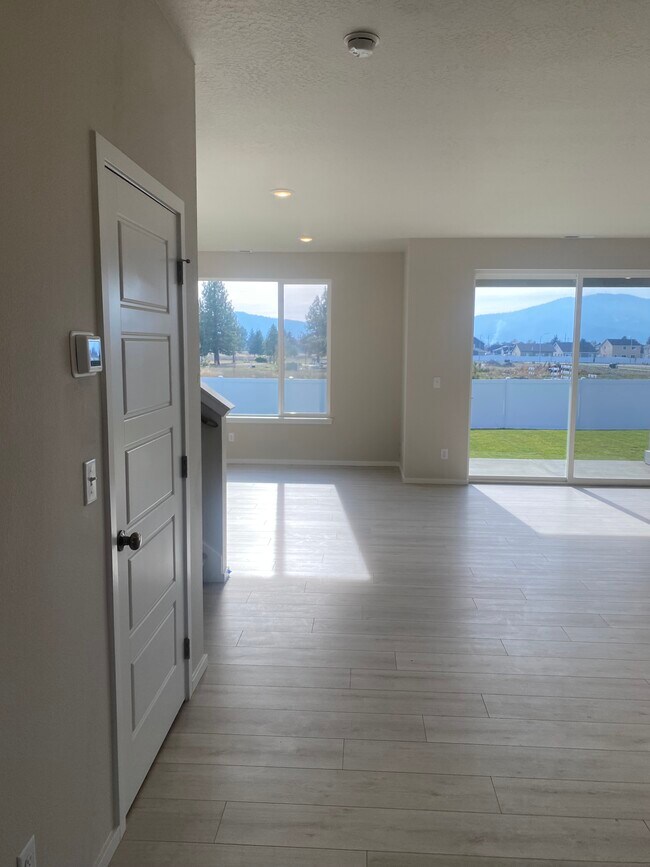 Foto del edificio - 2896 N Barton Loop