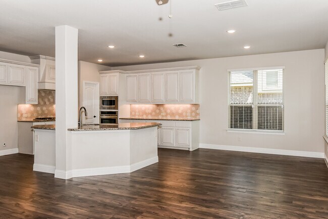 Foto del edificio - 924 Honey Locust Dr