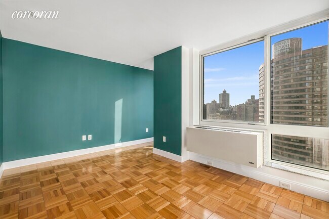 Foto del edificio - 215-217 E 96th St