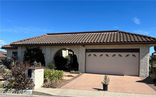 Building Photo - 14676 Deervale Pl