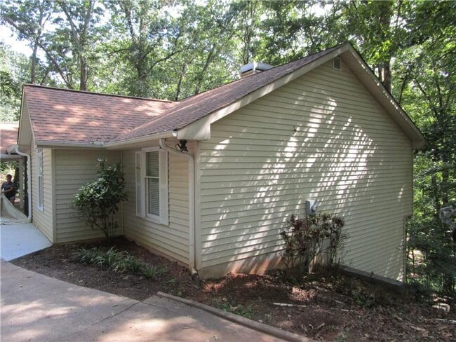 Foto del edificio - 2429 Thompson Mill Rd