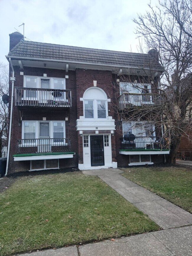 Building Photo - 3318 E 140th St