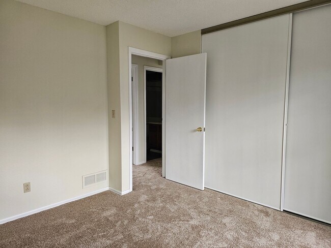 Foto del edificio - 2 Bedroom Home with Large Yard - Close to Waneka Lake Park