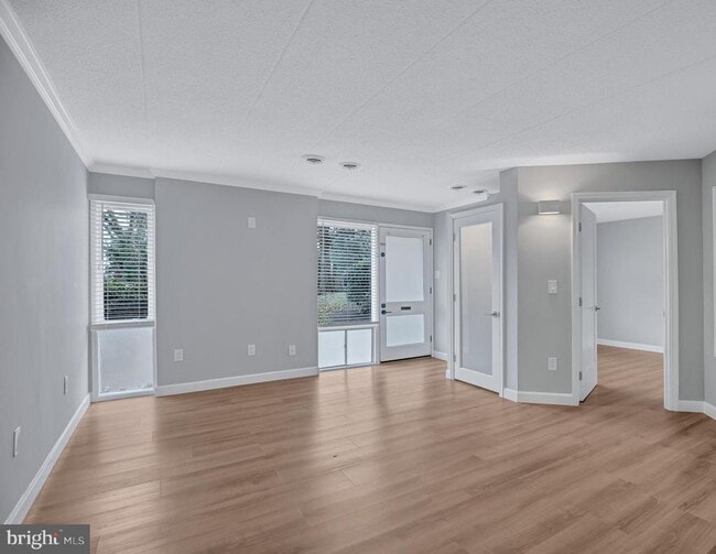 Building Photo - 2605 Fort Farnsworth Rd