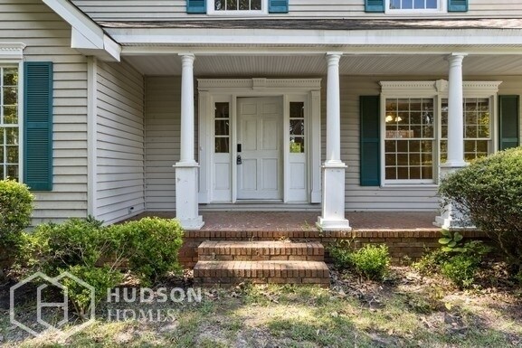 Building Photo - 2808 Loretto Dr