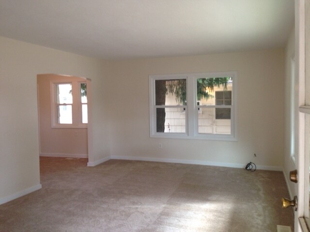 Primary Photo - 204 S Center St