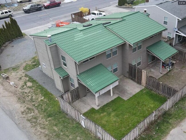 Foto del edificio - 6015 Beverly Ln