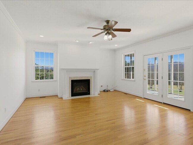 Foto del edificio - 5320 Baumgardner Rd