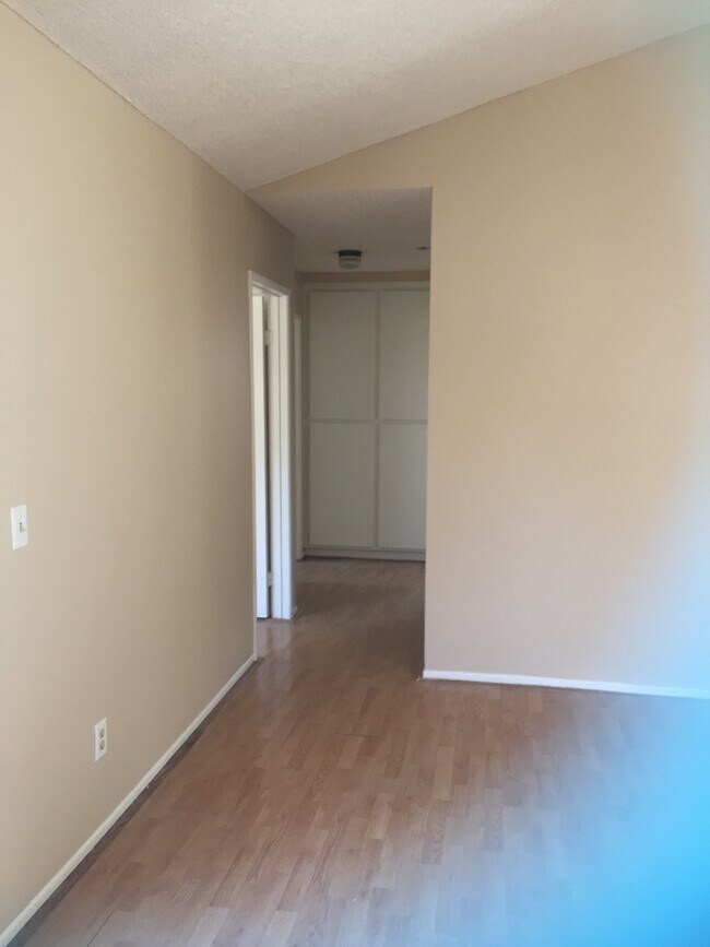 Foto del edificio - 126 Oakdale Ln