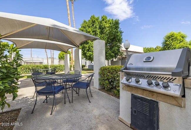 Foto del edificio - 6505 E Osborn Rd