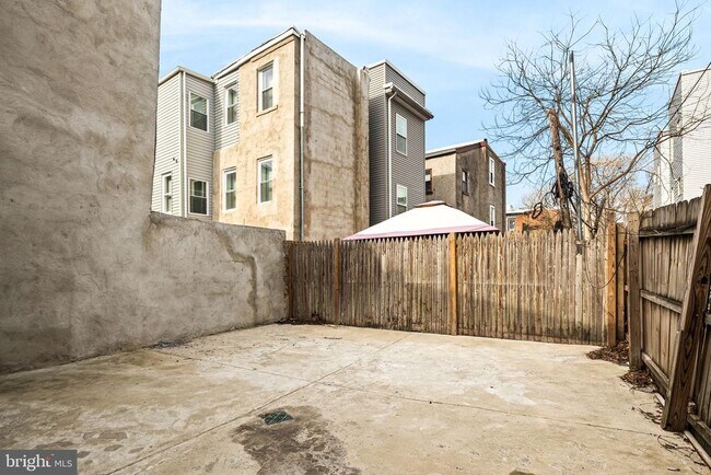 Foto del edificio - 709 W Girard Ave