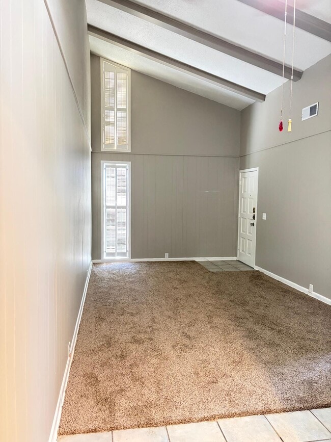 Building Photo - 3404 70th Dr