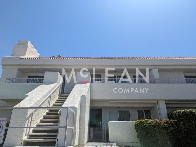 Foto del edificio - Two-Bedroom Condo - Newly Remodeled