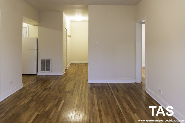 Foto del edificio - 3529.5 North Broadway
