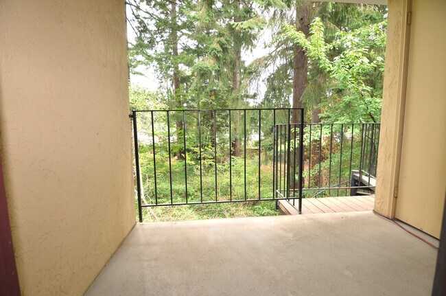 Deck - 14018 Juanita Dr NE