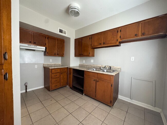 Foto del edificio - 3481 Dunn Ave