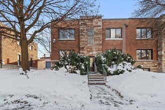 Building Photo - 1680 Bd Desmarchais