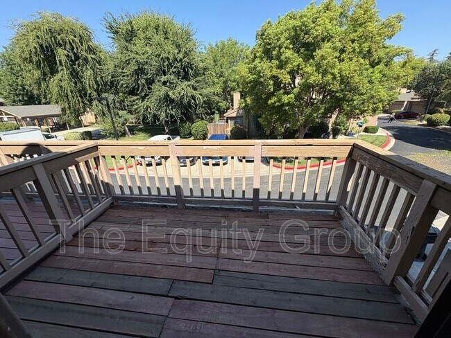 Foto del edificio - 4805 W Iris Ave
