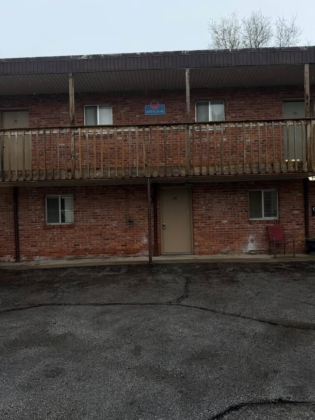 Building Photo - 1722 E Cherry St