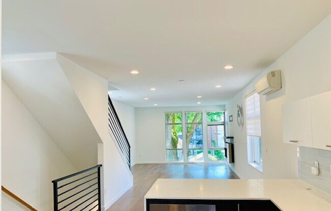 Foto del edificio - Ballard Townhome