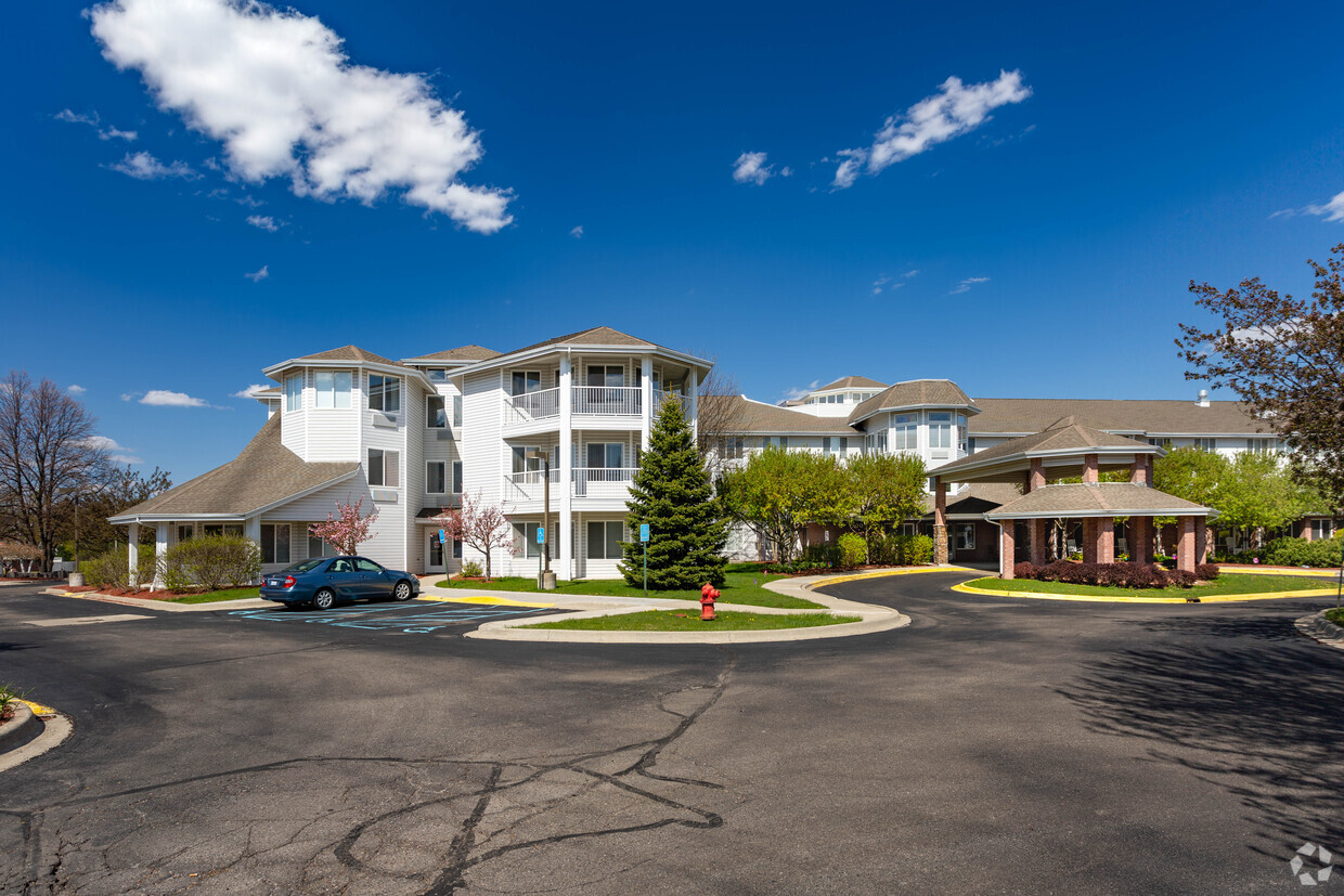 Inn At Cass Lake Apartments Waterford