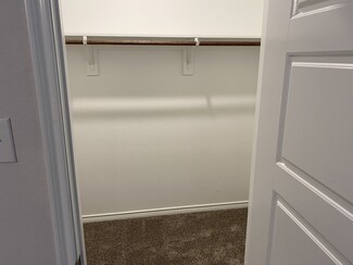 Building Photo - 2417 Siskiyou St