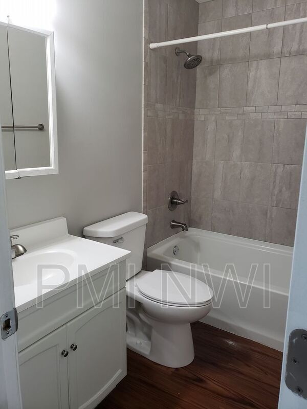 Building Photo - 5831 Creekview Ct W