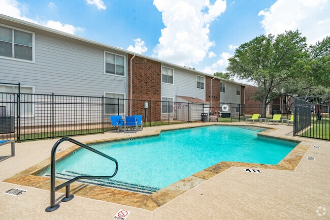 Swimming Pool - Oak Tree Village