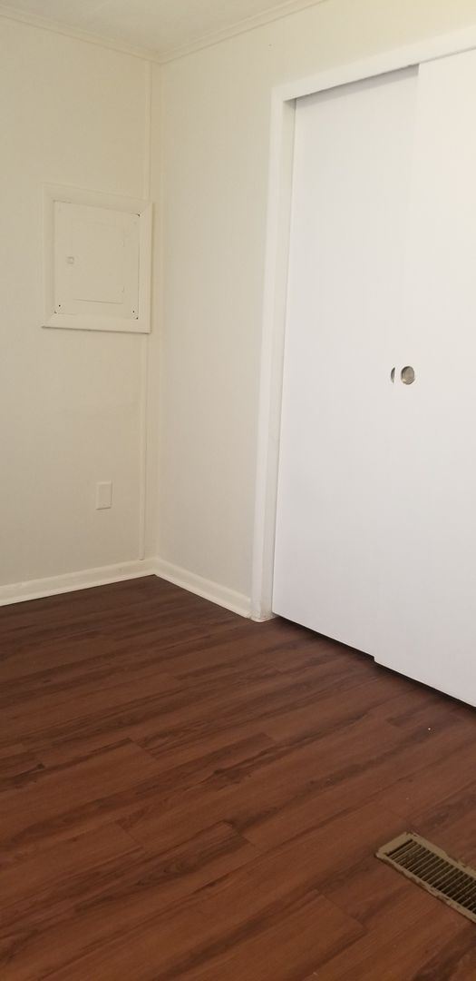 Building Photo - 3 br, 1.5 bath House - 7614 Club Duclay Dr.