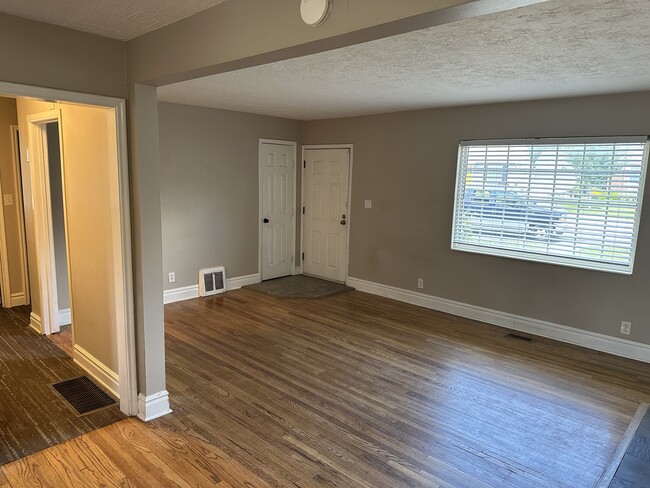 Building Photo - 3396 S Lorraine Cir