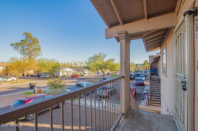 Foto del edificio - 7144 N 66th Dr