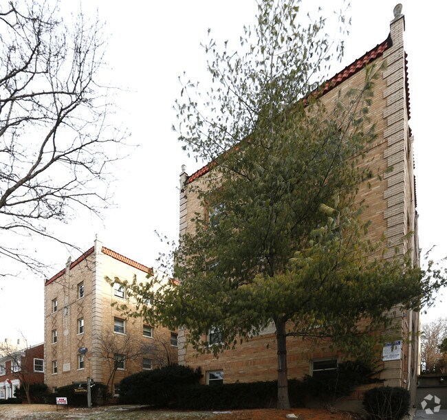 Building Photo - Eden Way
