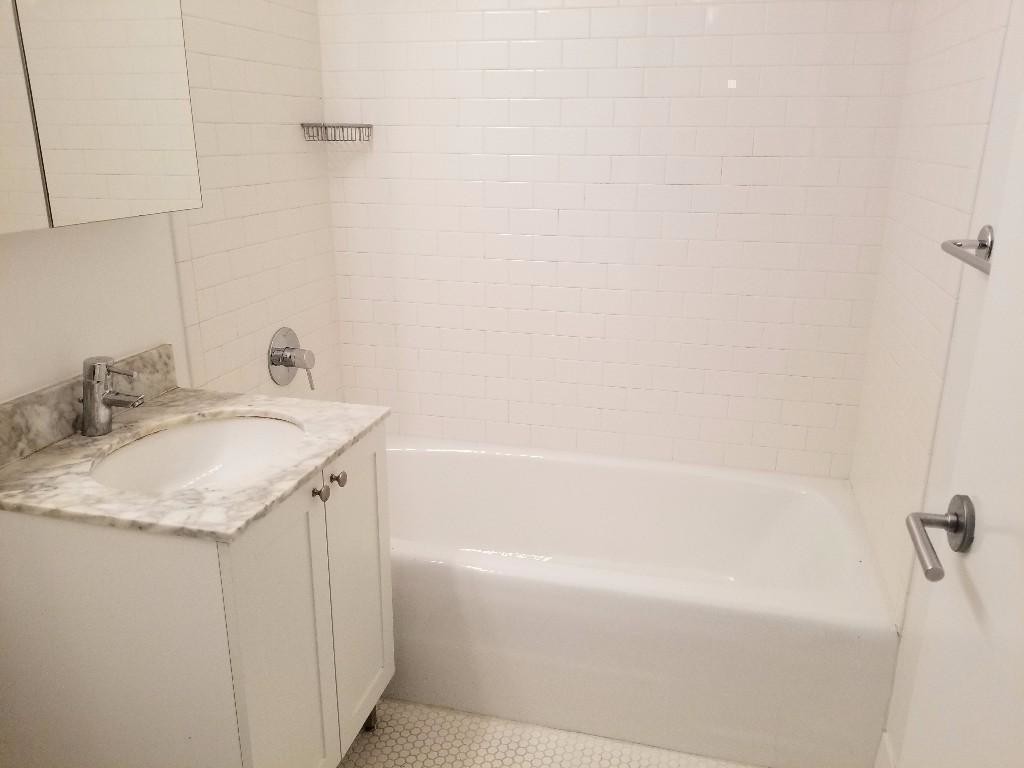 Building Photo - 455 W 37th St