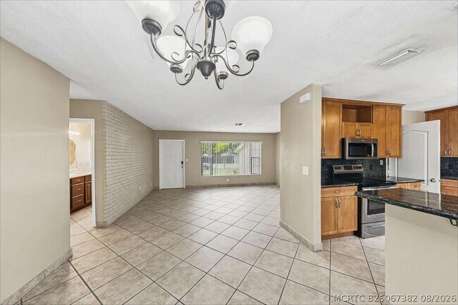 Foto del edificio - 4511 SW 102nd Pl