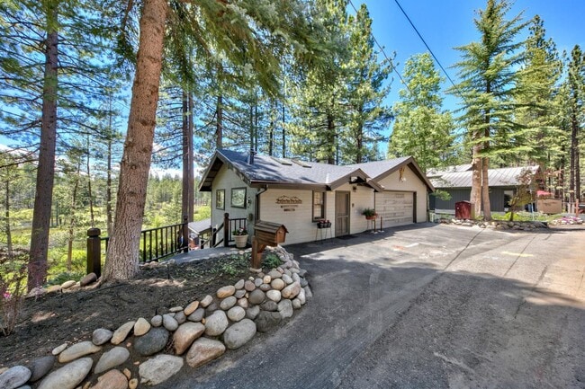 Building Photo - 1480 Ormsby Dr