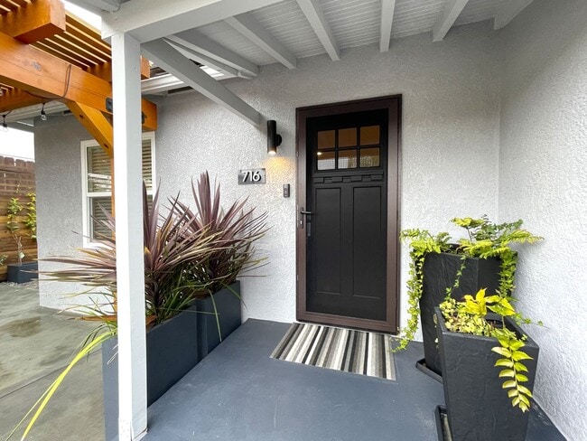 Foto del edificio - Stunning Mission Hills Home!