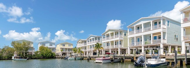 Building Photo - Tarpon Harbour