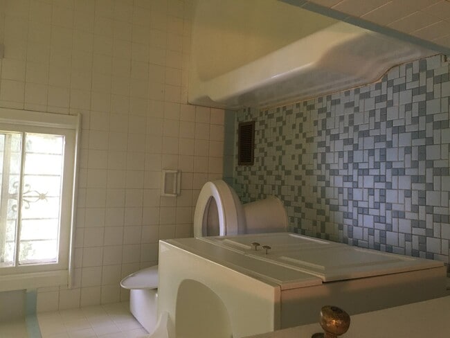 Photo - 4168 Loveless Dr House