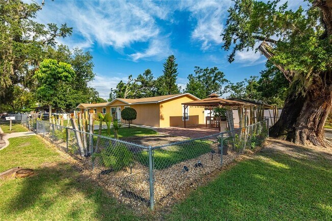 Foto del edificio - 1735 4th Ave E